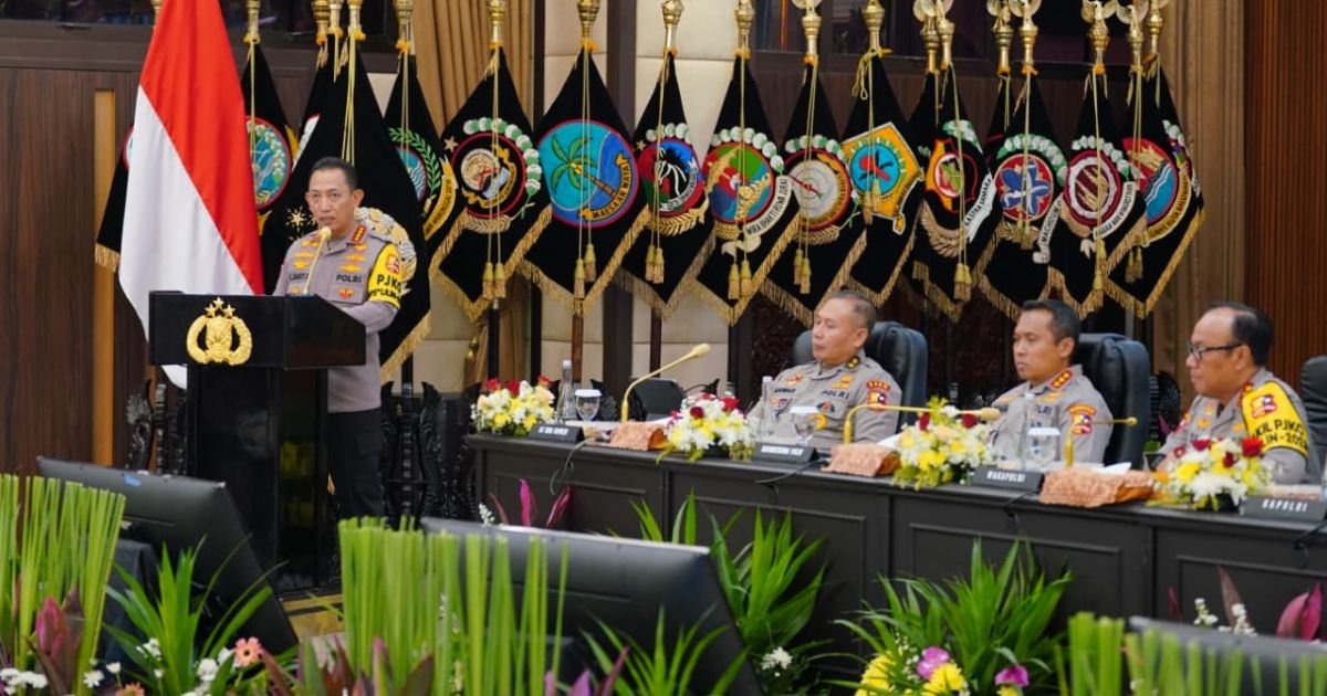 Kapolri Jenderal Listyo Sigit Prabowo saat menyampaikan rilis akhir tahun 2025 di Mabes Polri, Jakarta Selatan pada Selasa, 30 Desember 2025 (Dok. Foto: Divhumas Polri)