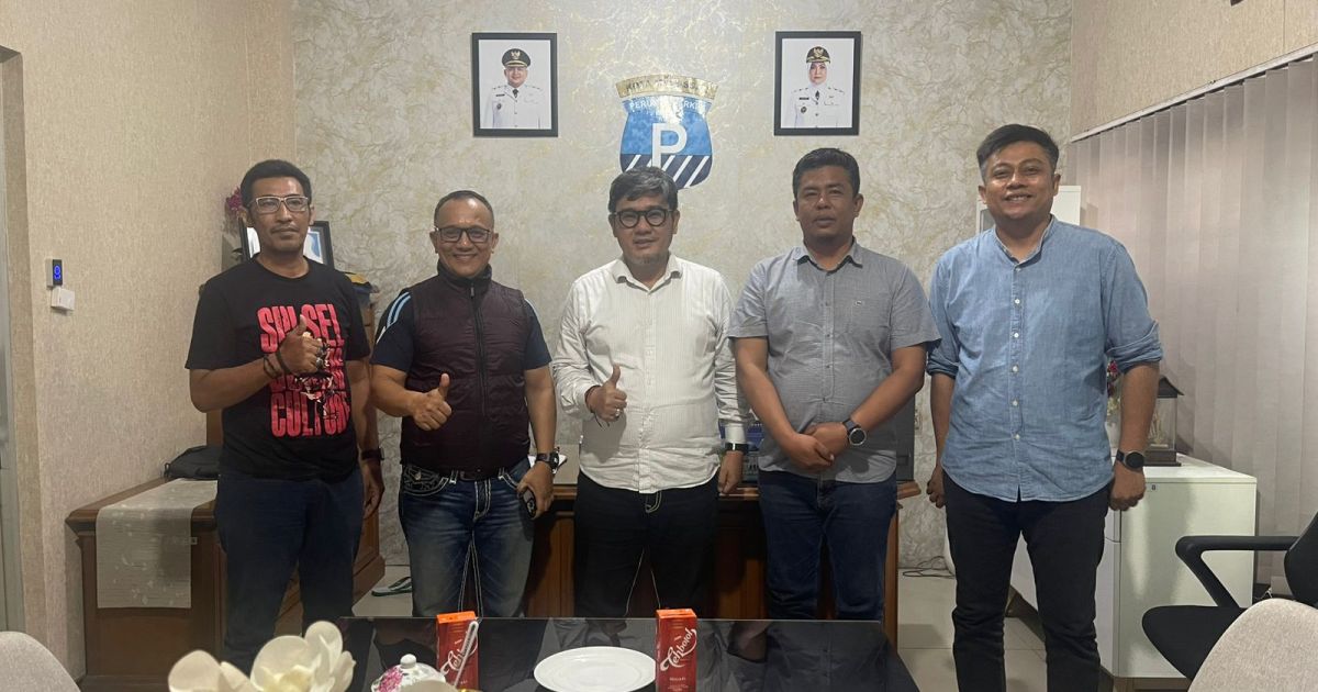 Kesepakatan dicapai melalui mediasi yang berlangsung di Kantor Perumda Parkir Makassar Raya, Jalan Hati Mulia, Kecamatan Mariso pada Jumat, 24 April 2026 sekitar pukul 16.30 WITA.