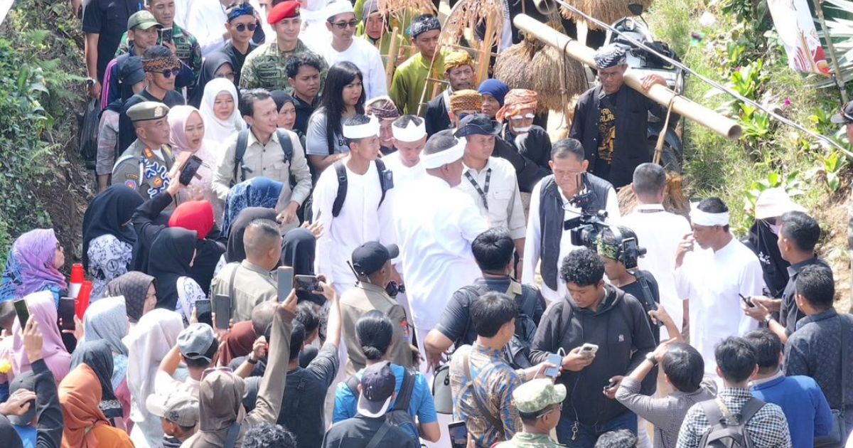Perdana! Bupati Rudy Susmanto Pimpin Langsung Upacara Peringatan HJB ke-544 di Lapangan Citalahab Kecamatan Nanggung