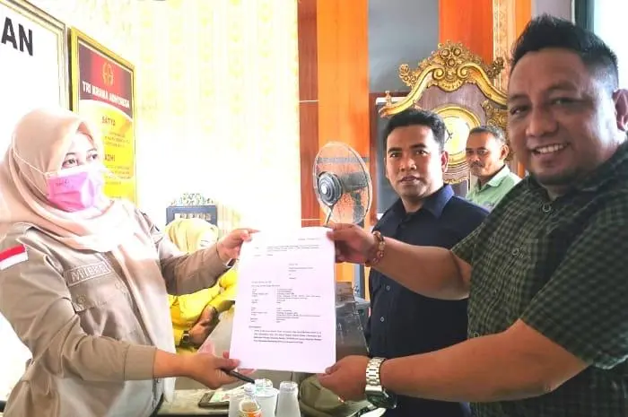 Skandal Dugaan Pemotongan Bansos PKH di Pakondang Diduga Sistematis, Warga Resmi Melapor ke Kejari Sumenep