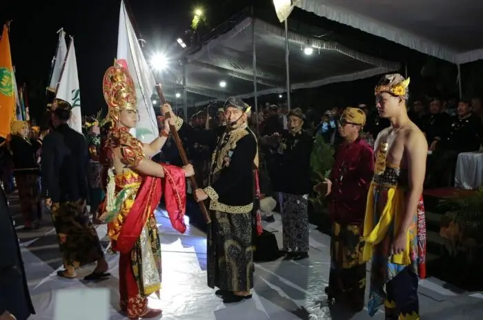 Hari Jadi Sumenep ke-756, Prosesi Arya Wiraraja dan 1000 Topeng Dalang Jadi Simbol Kebangkitan Budaya dan Identitas Daerah