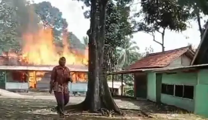 ‎Kobong Ponpes Daarul Ibtida Parakan Muncang Terbakar, Ustad A. Mufakhir: Bentuk Ujian Keyakinan dan Perjuangan